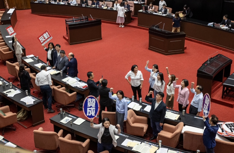 台立法机构新会期开议，蓝白两党合作退回明年度民进党当局总预算案。（图源：台湾“联合新闻网”）