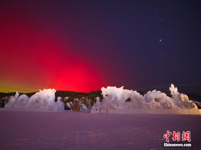 “神州北极”漠河：新年迎来绚丽北极光